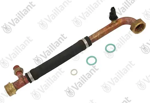 Vaillant Rohr mit mehreren Anschlüssen und Dichtungen, ausgestattet mit einer gummierten Fläche zur Isolierung, für Sanitäranwendungen geeignet.